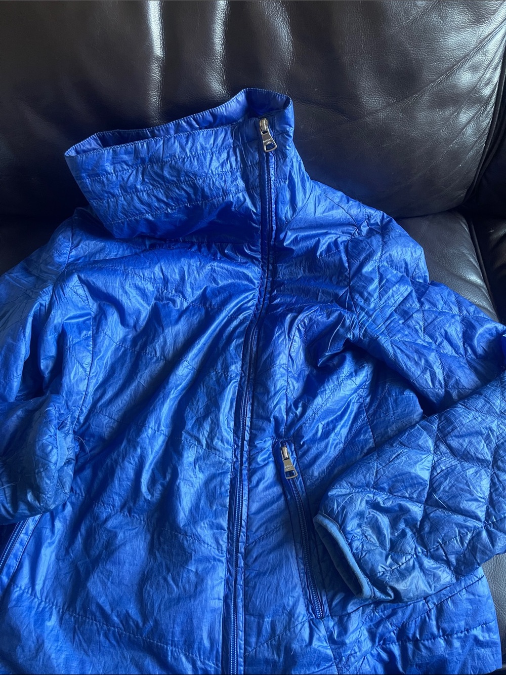 Madden Girl Royal Blue Packable Puffer Jacket with carry pouch! Travel jacket